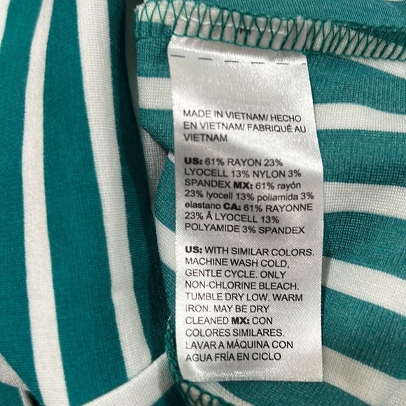 CHICO’S women’s green and white striped top size 3 GUC - Picture 11 of 12